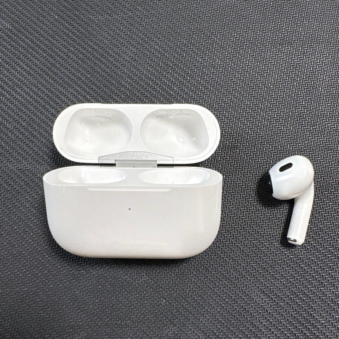 AirPods Pro 第2世代　充電ケース付き　右耳のみ