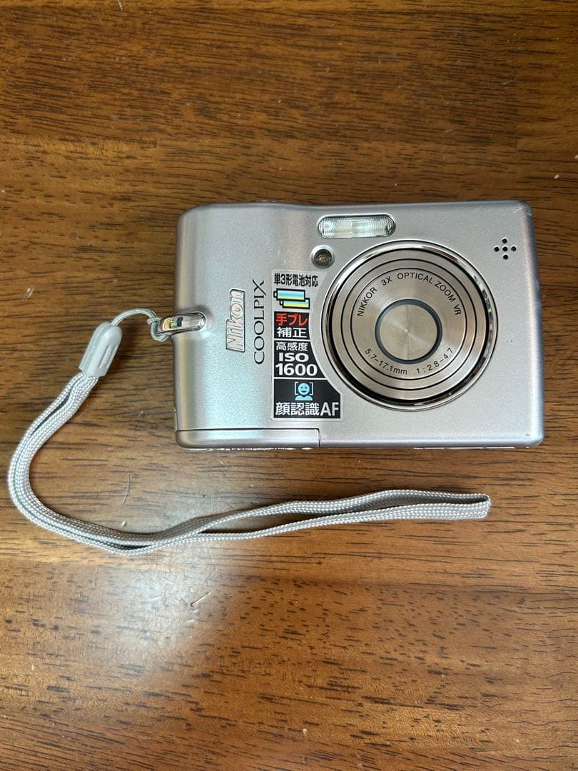 Nikon COOLPIX L12 シルバー デジタルカメラ