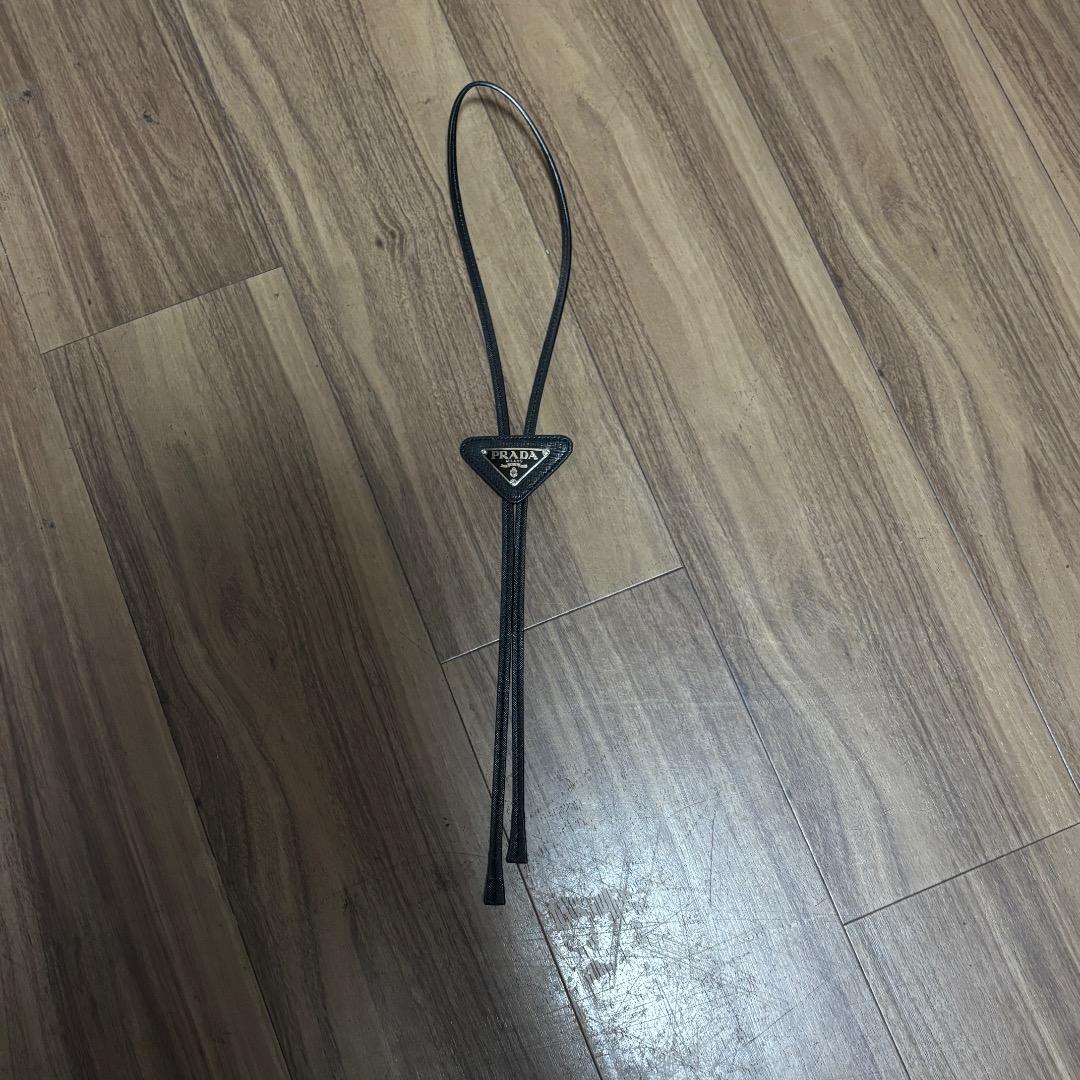 PRADA レザー ボウタイ