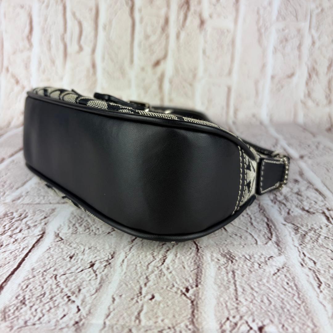 COACH シグネチャー　アクセサリーポーチ　ワンショルダー　6362 ソーホー