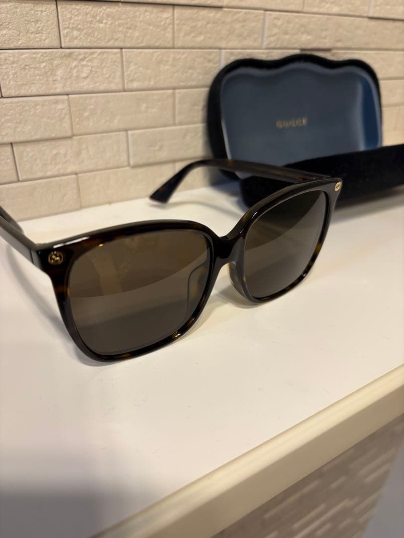 GUCCI サングラス ブラック