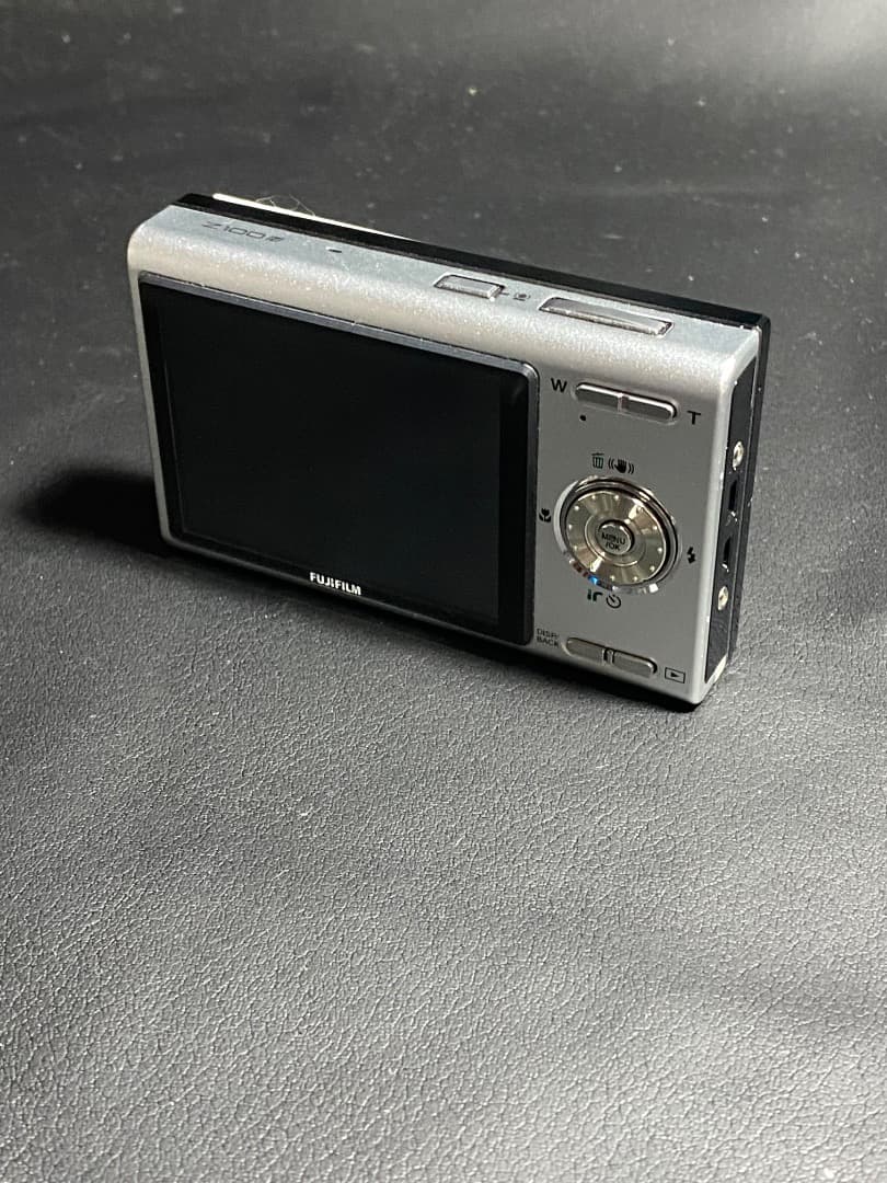 FUJIFILM FinePix Z100fd デジカメ ブラック☓ホワイト