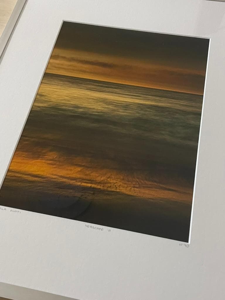 【限定】イエローコーナー アート写真 アンティ・ヴィータラ 海 50x40 額装