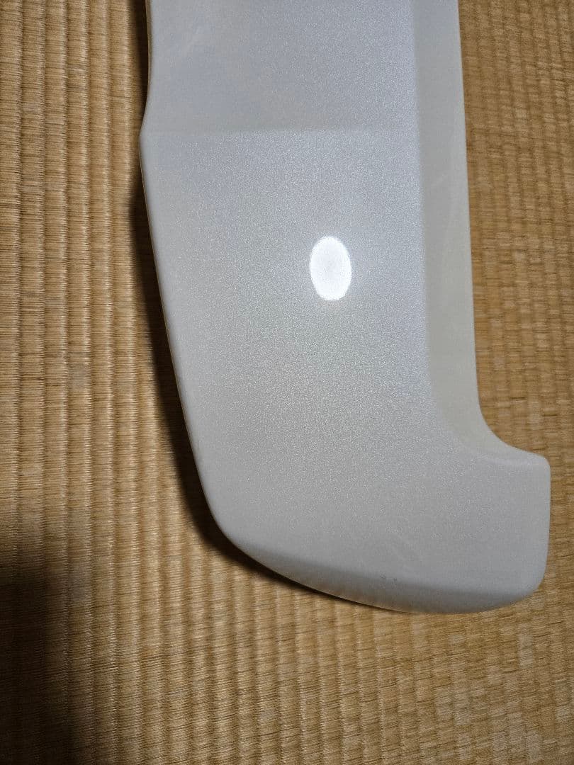 80系ヴォクシー ノア　エスクァイア　純正リアスポイラー　070ホワイトパール