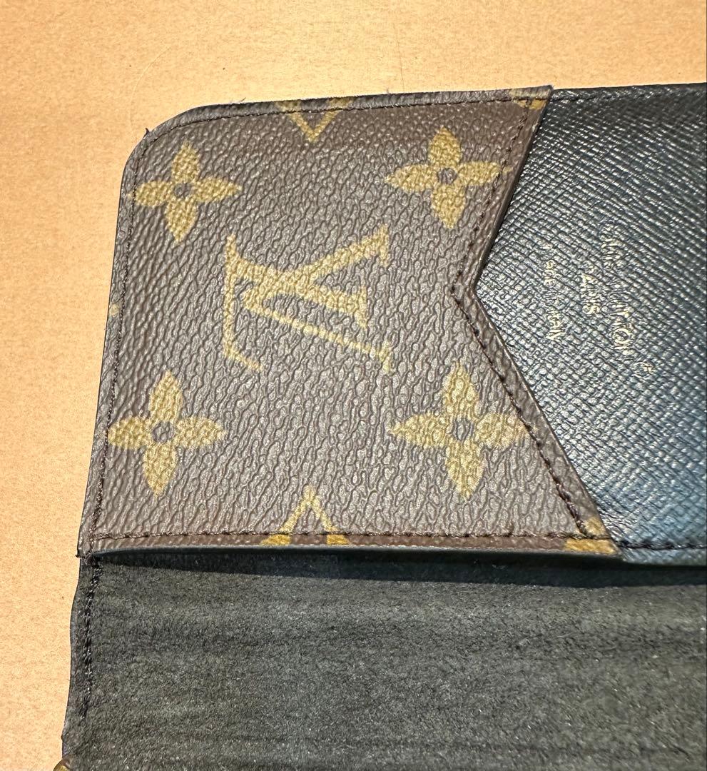 【中古美品】ルイ・ヴィトン iPhone15pro手帳型ケース　モノグラム