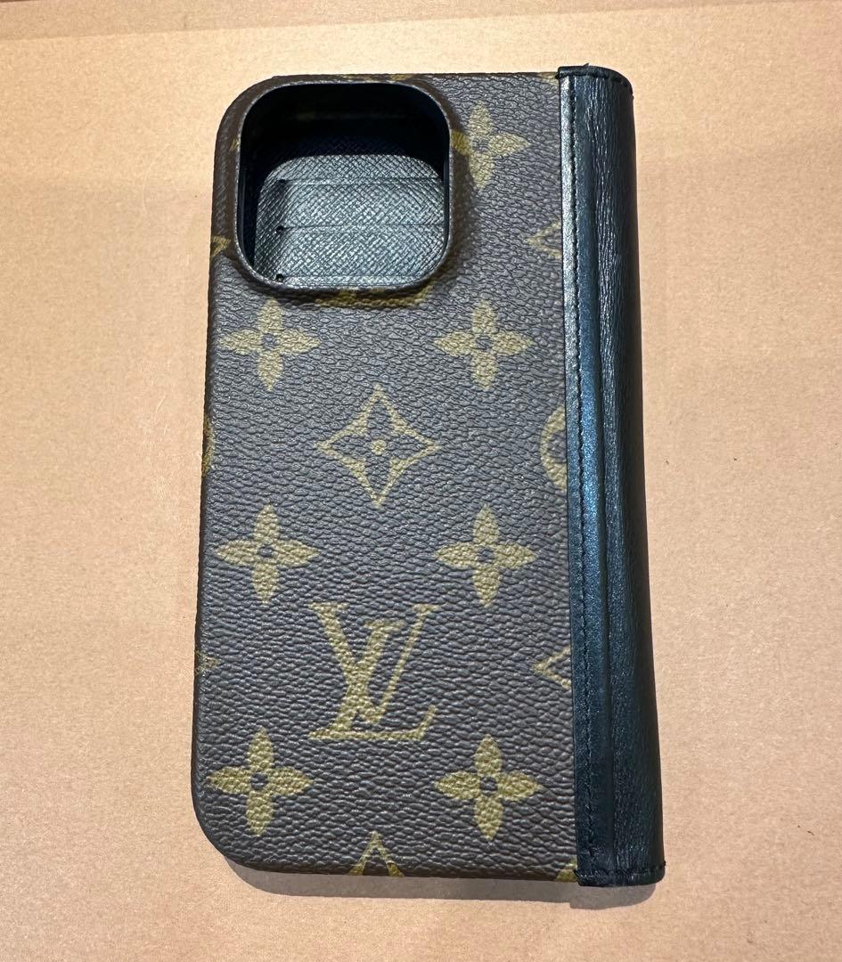 【中古美品】ルイ・ヴィトン iPhone15pro手帳型ケース　モノグラム