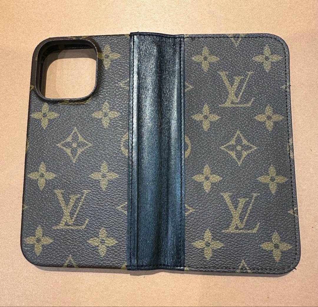 【中古美品】ルイ・ヴィトン iPhone15pro手帳型ケース　モノグラム