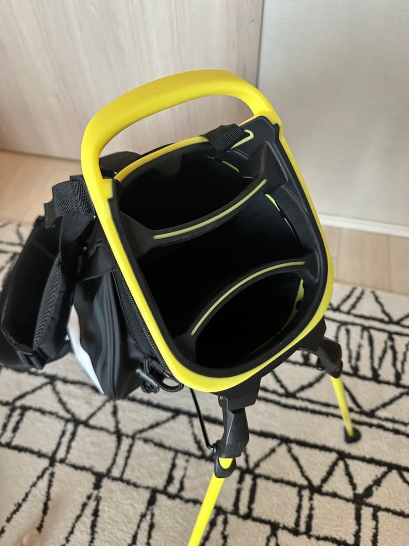 ★美品★adidas 軽量キャディバッグ7.5型 KVH36