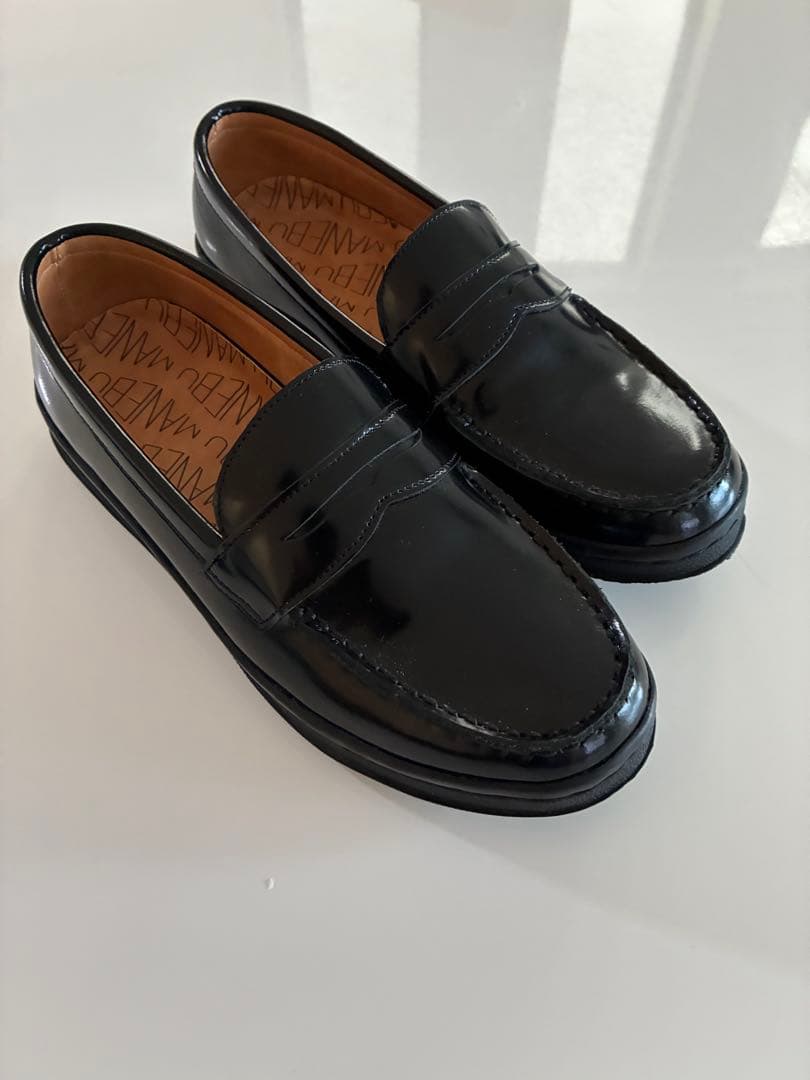 MANEBU｜フェイススキンレザーペニーローファー“VOVO”