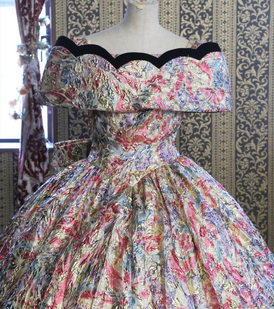 578舞台衣装にファンシー高級ウエディングドレス9号Mサイズオフショルダー