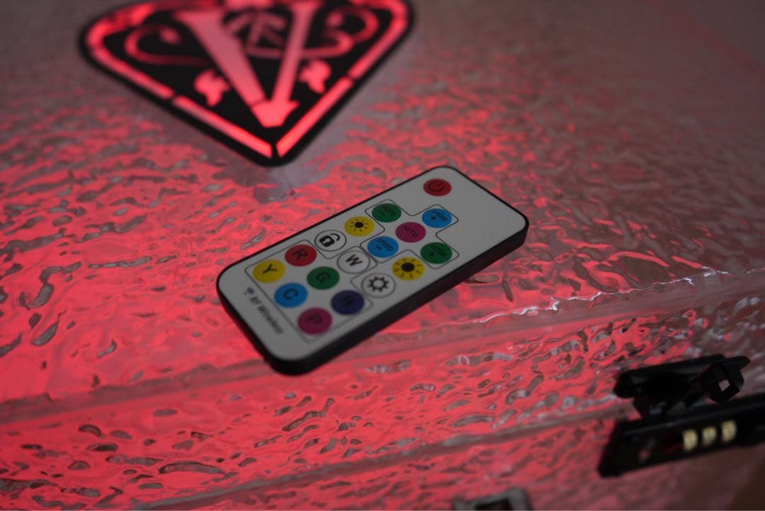 新品 シャンパン ケース LED アルマンド アタッシュケース