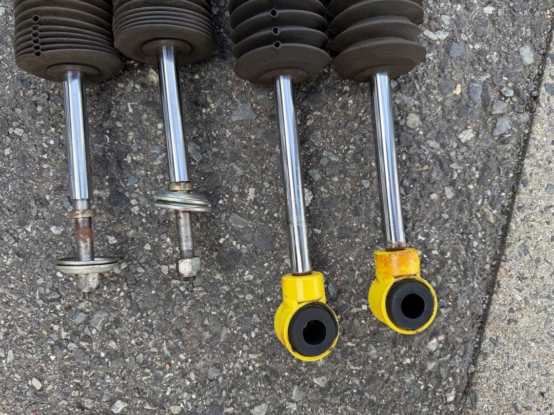 TRD トヨタ 200系ハイエース ショックアブソーバー　2WD