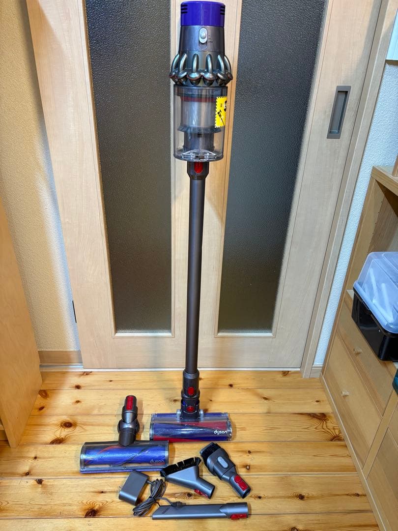 ダイソン Dyson V10（SV12） 動作確認済み　付属パーツ付き
