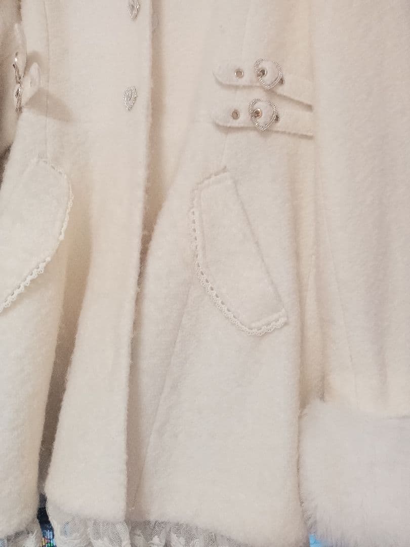 LIZ LISAのミニ丈コートです！