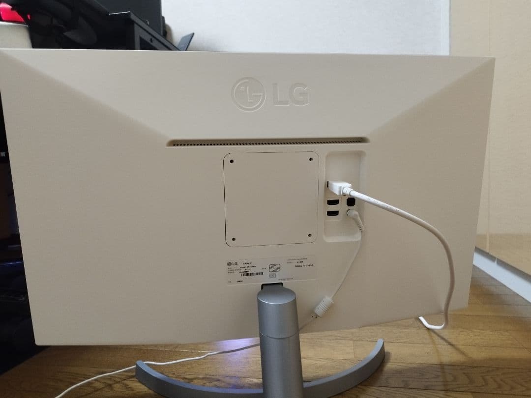 【美品】LG 27インチ4Kディスプレイ 27UL500-W