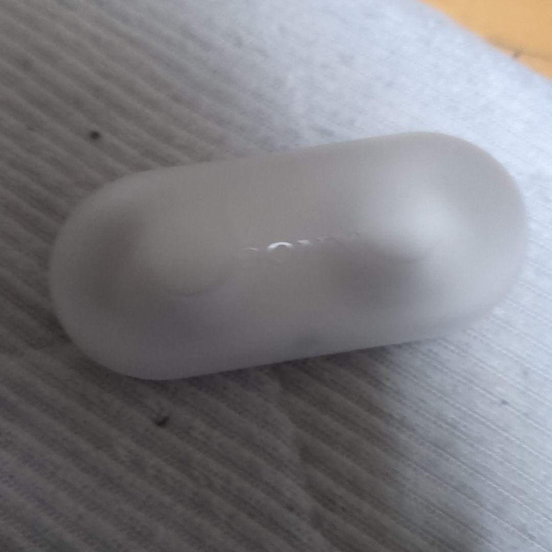 ホワイト ワイヤレスイヤホン