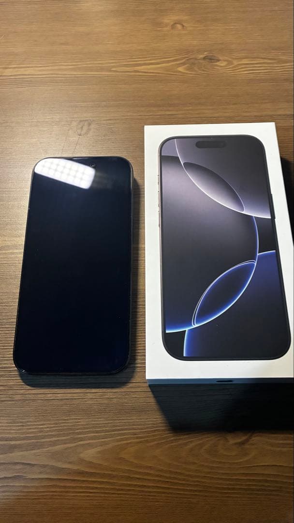 iPhone16pro ブラックチタニウム　128GB SIMフリー