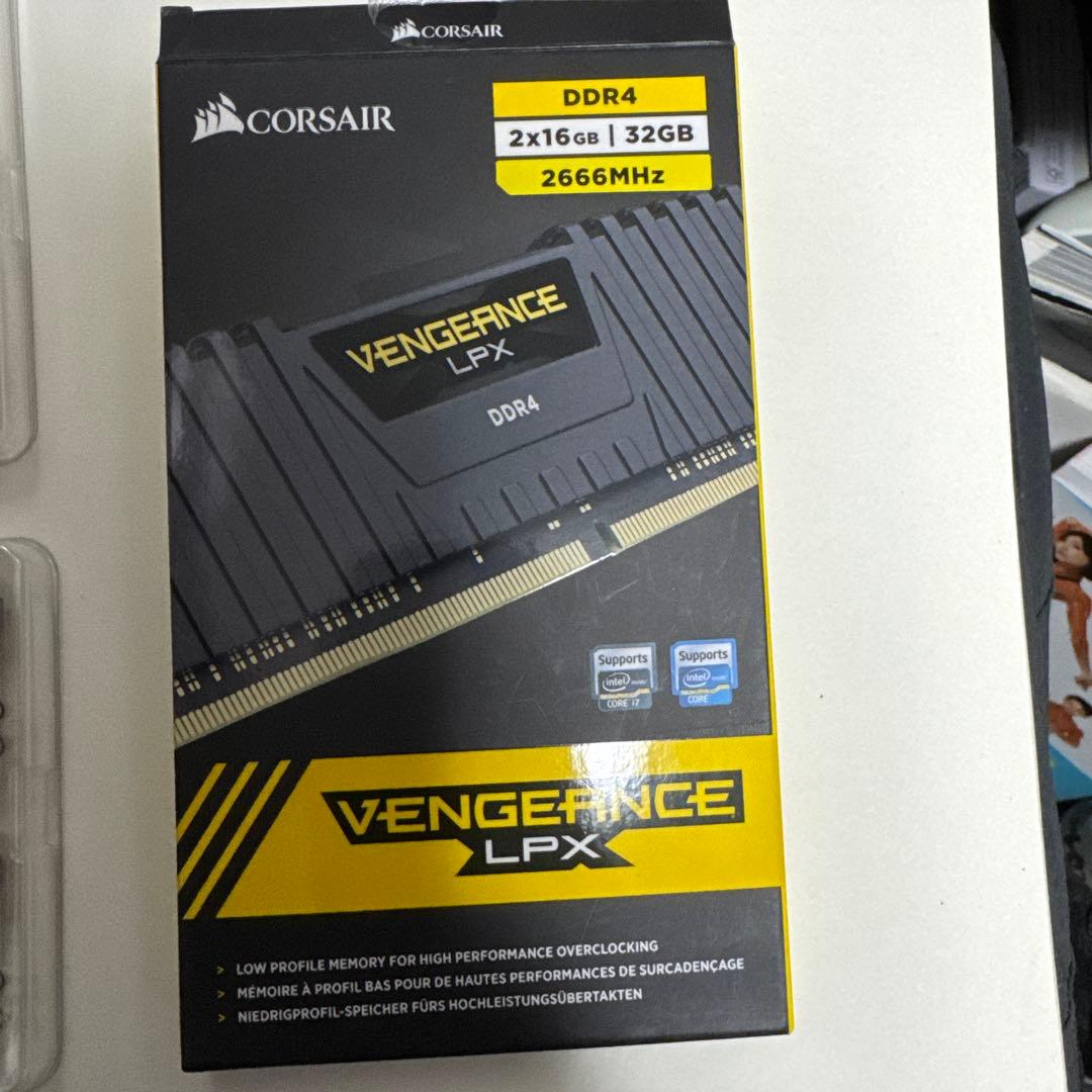 メモリー Corsair VengeanceLPX DDR4 64GB(16x4)2666