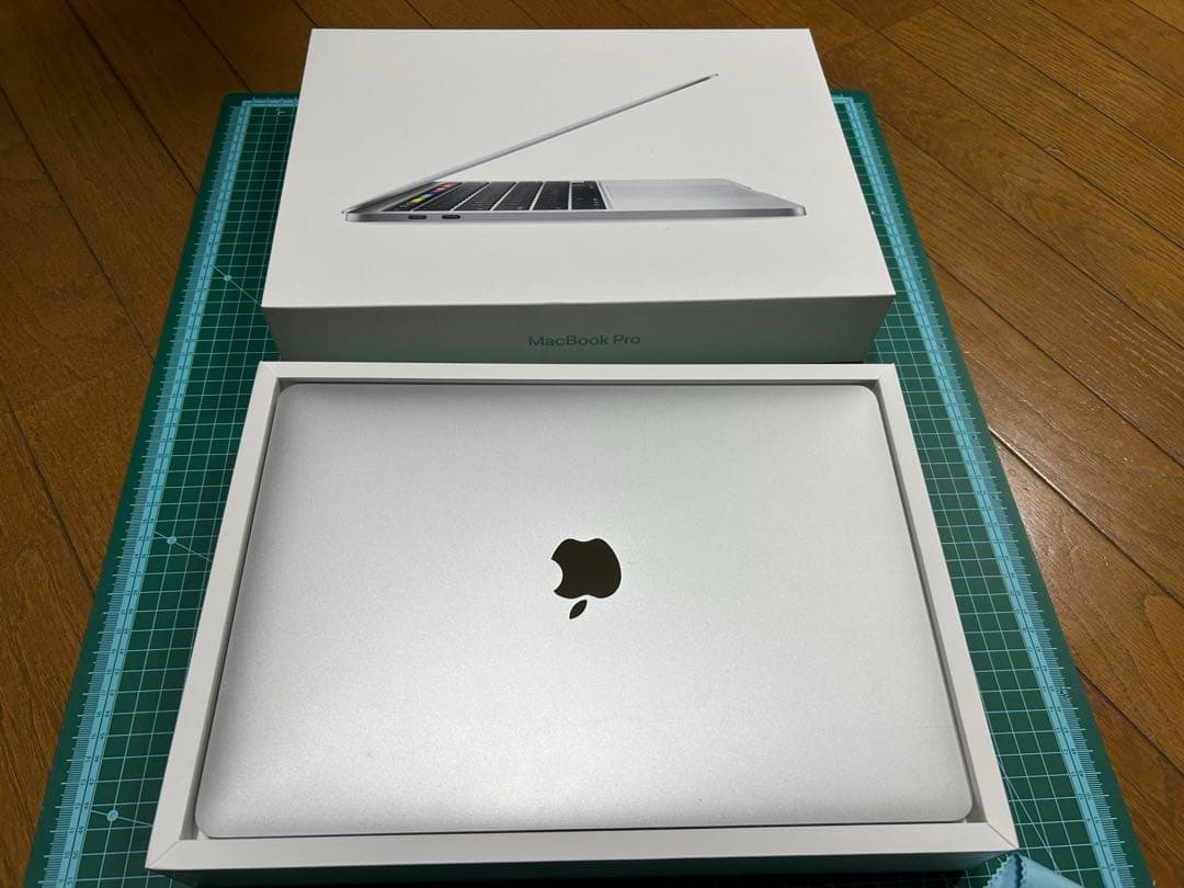MacBook Pro 13インチ 2020 Core i5 8GB 256GB