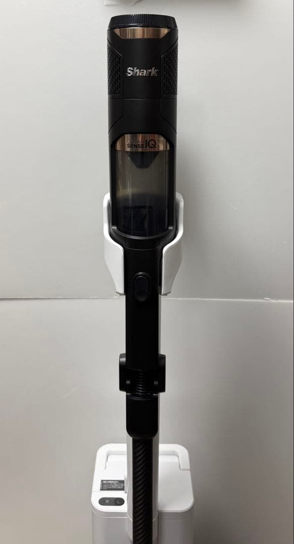 Shark◇CleanSense iQ+ IW3241J メタルブラック