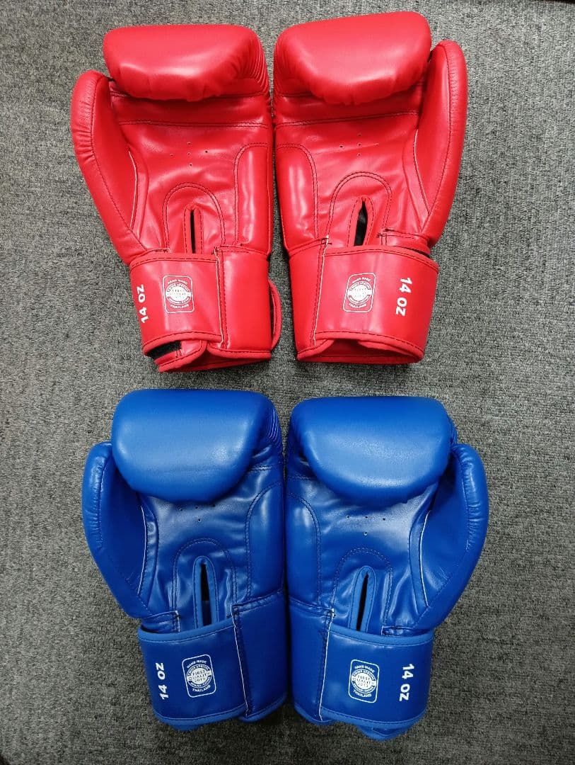 ツインズ　TWINS ボクシンググローブ 14oz 赤か青のどちらか１セット