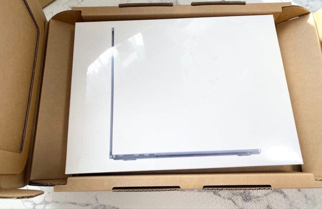 専用　未開封MacbookAir 13.6 M2 8GB 256GB