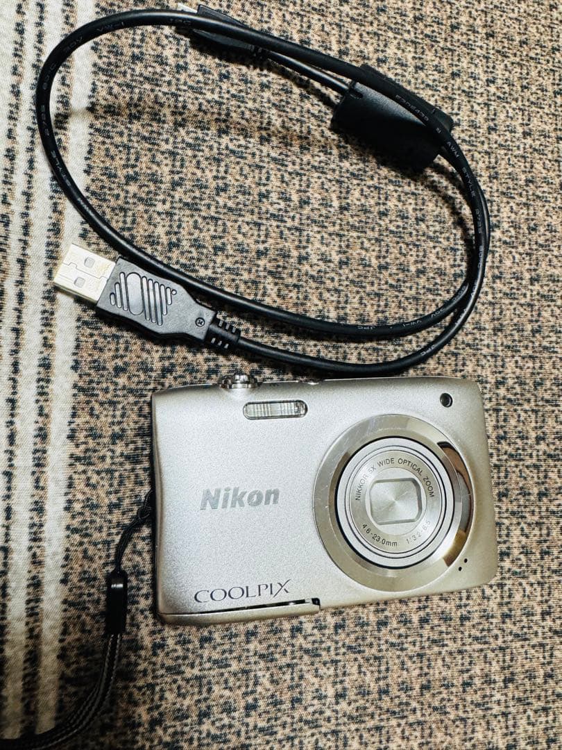 Nikon COOLPIX A100 本体 USBケーブル付き