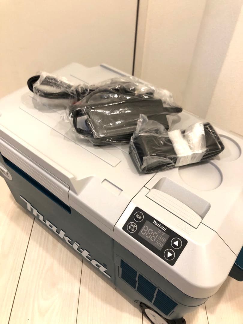 新品未使用 マキタ 充電式保冷温庫 CW180DZ