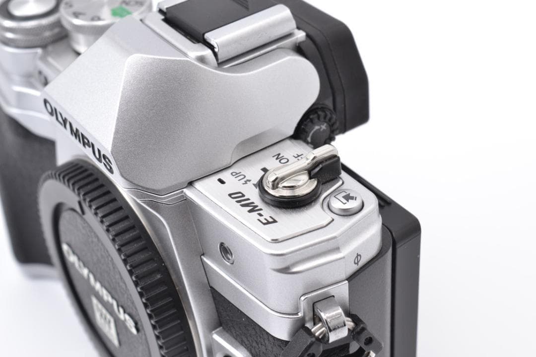 ■ ほぼ新品 ■ オリンパス　OM-D E-M10 Mark Ⅳ ボディ