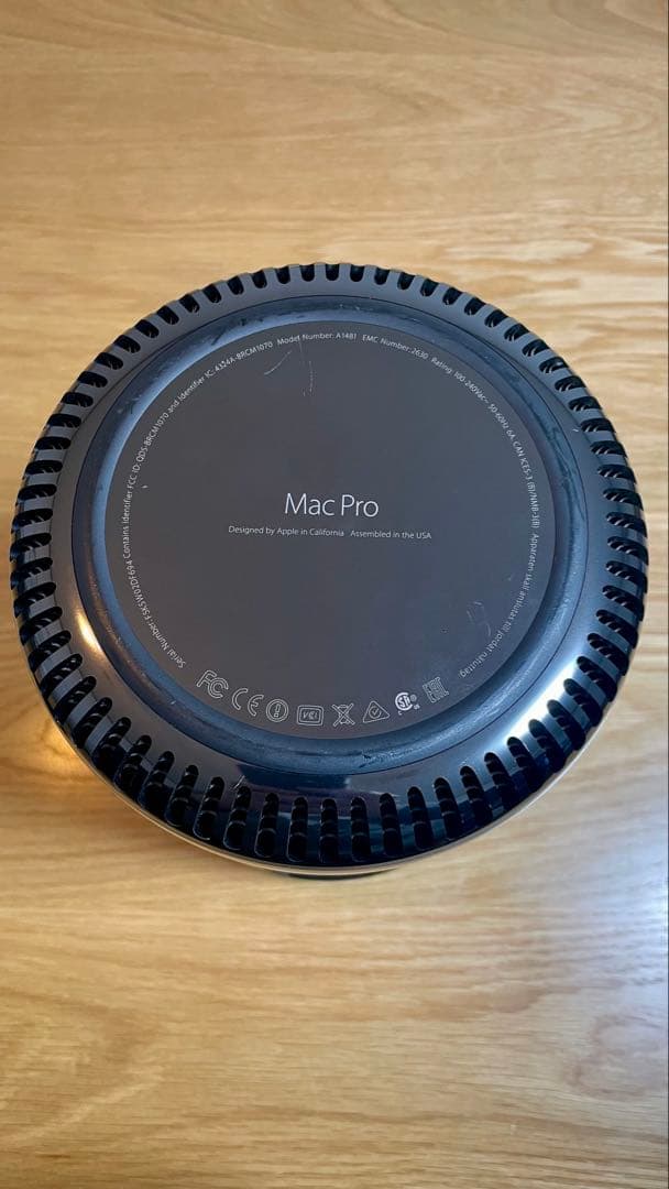 MacPro　(Late 2013)　 メモリ32GB SSD 500GB