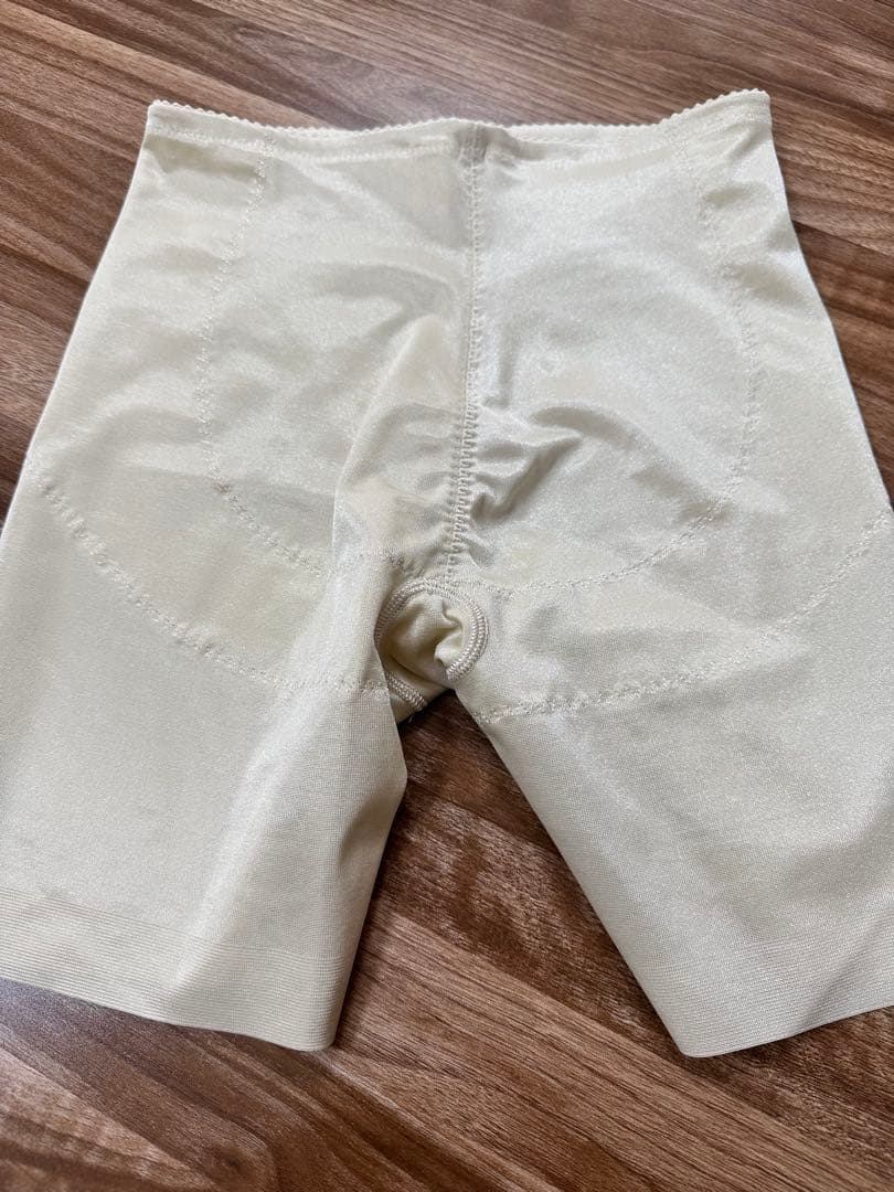 ウエディング用下着(ビスチェ・ガードル)