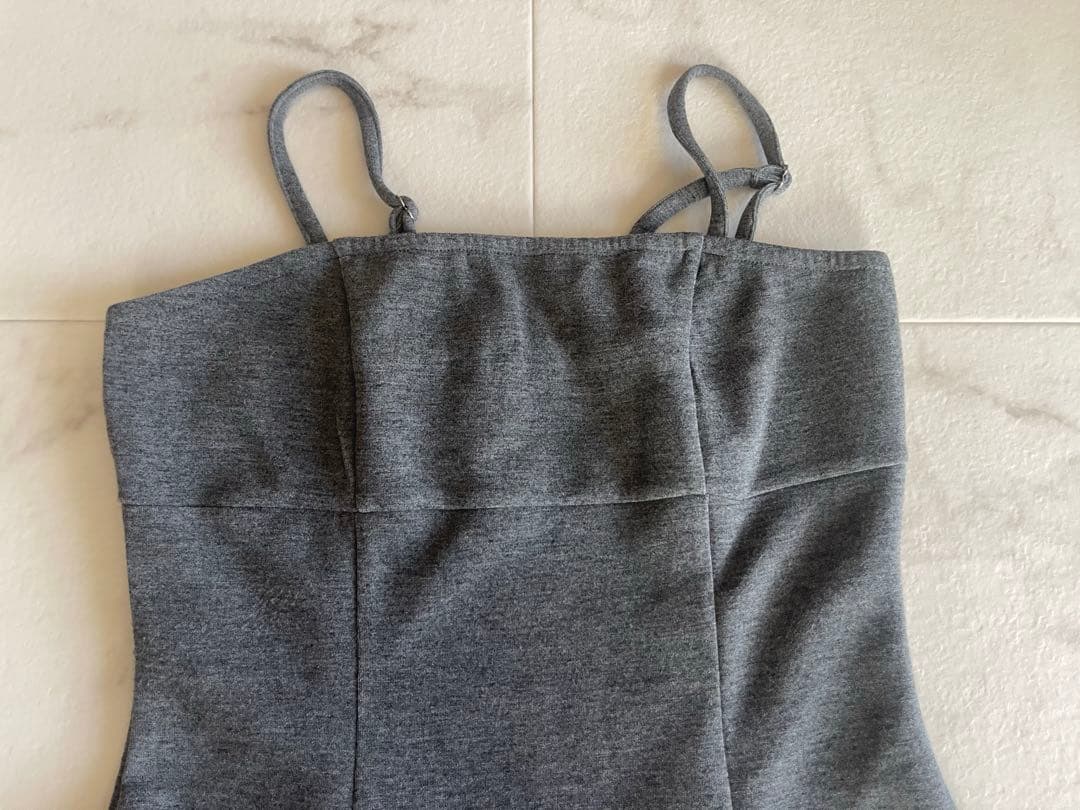 BUBBLES グレー ファー付きワンピース