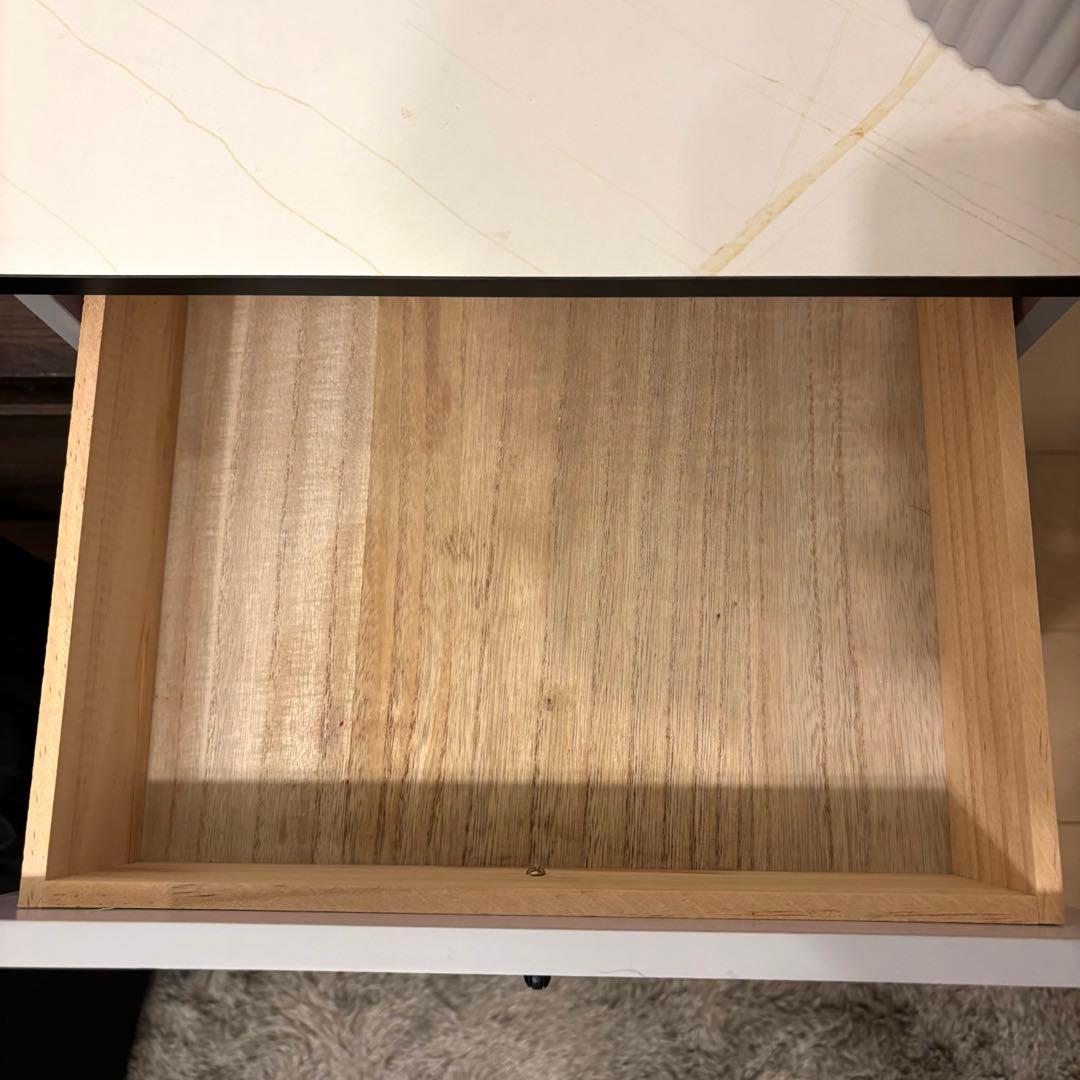 引越しの為値下げ【美品/定価11万円】ドレッサー／メイク台／YVYKFZD