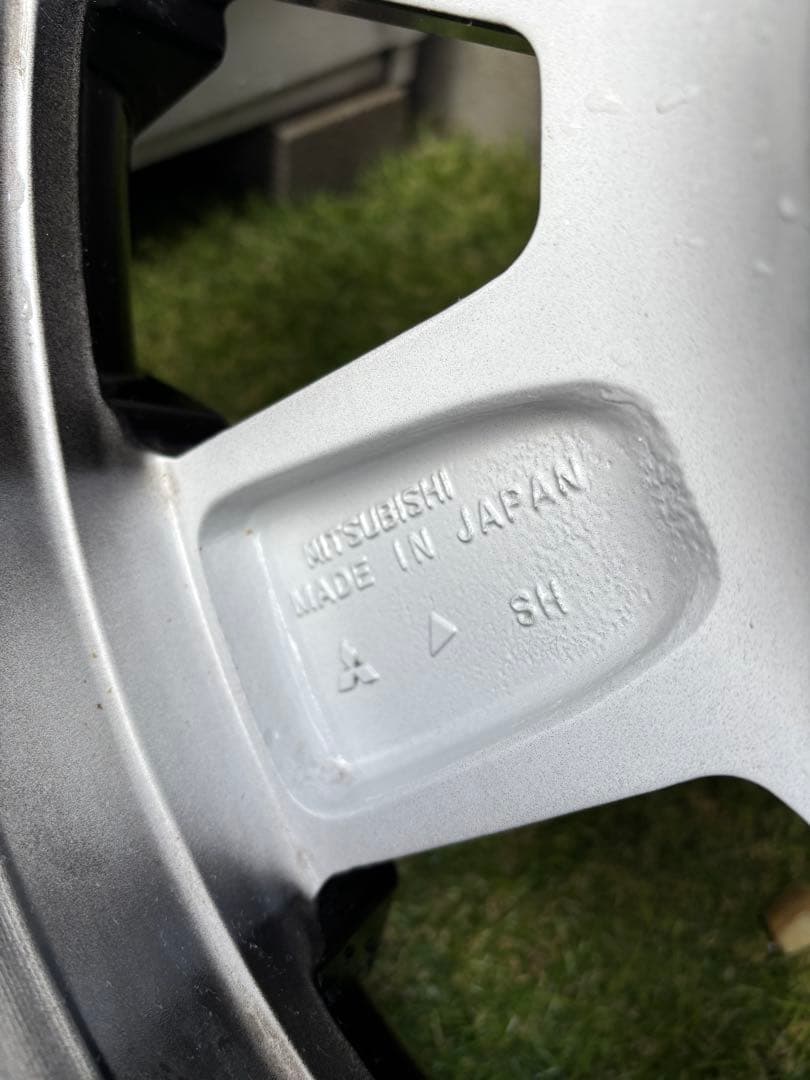 デリカD5 純正18インチ タイヤ・ホイールセット 225/55R18