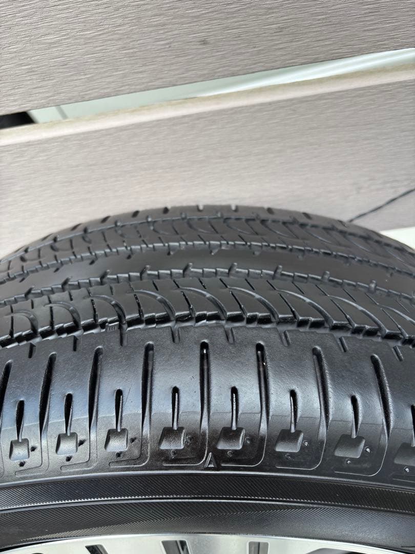 デリカD5 純正18インチ タイヤ・ホイールセット 225/55R18