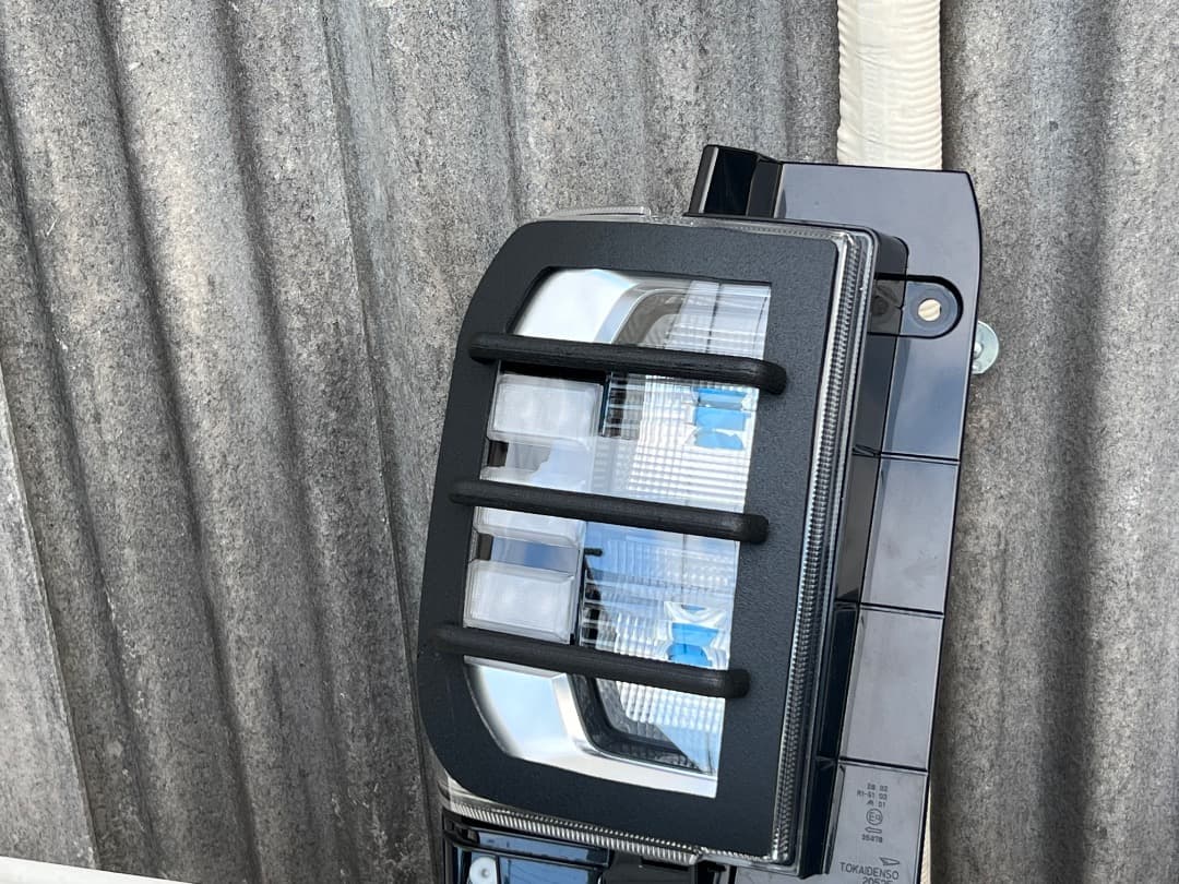 ボルト付き　ハスラー　前期後期　テールランプガード　左右