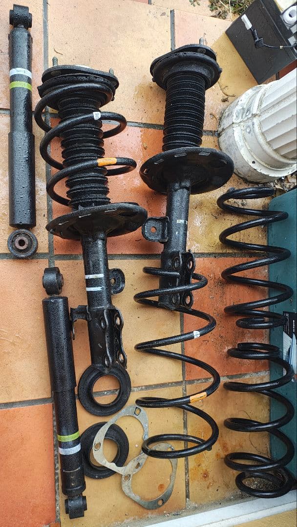 トヨタ　アルファード　30後期　純正サスペンション　新車外し