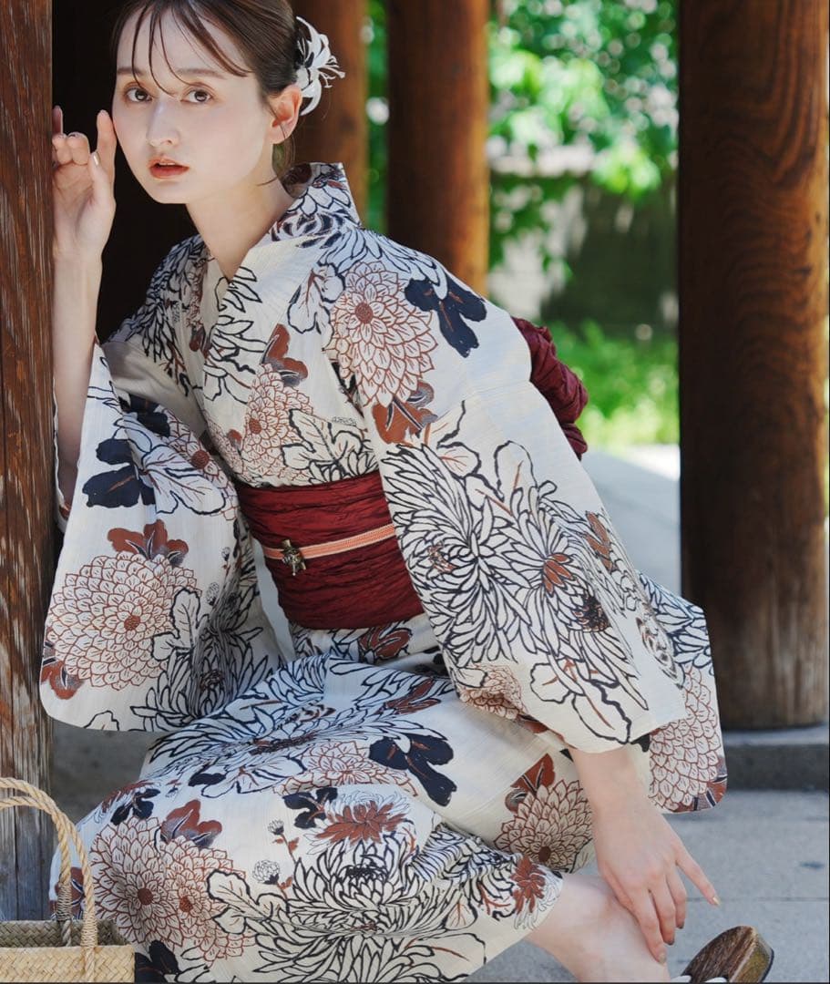 utatane オリジナルデザイン ベージュ　花柄浴衣・帯・下駄セット
