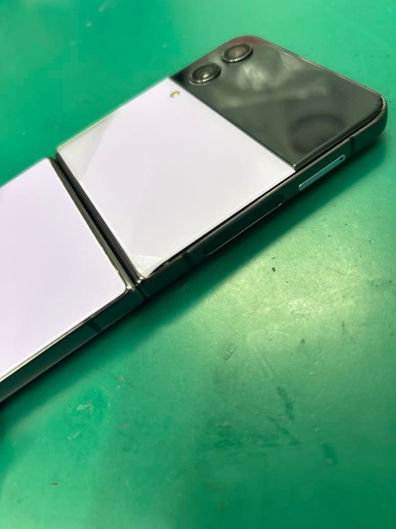 GALAXY Z flip4 128GB SCG17 SIMフリー