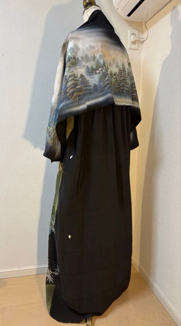 あーす　黒留袖リメイクワンピース＋手描き友禅マーガレット ― 金糸刺繍松葉