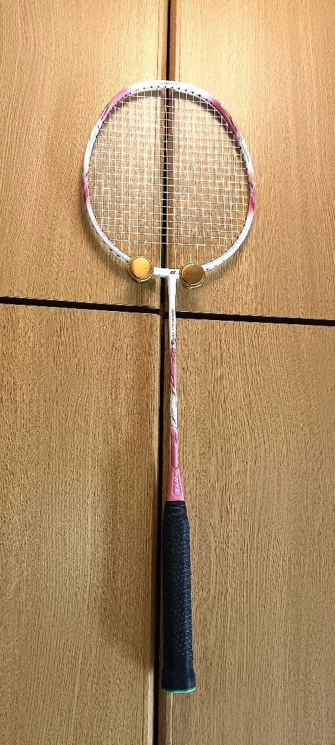 ヨネックス　ナノフレア70　4U5