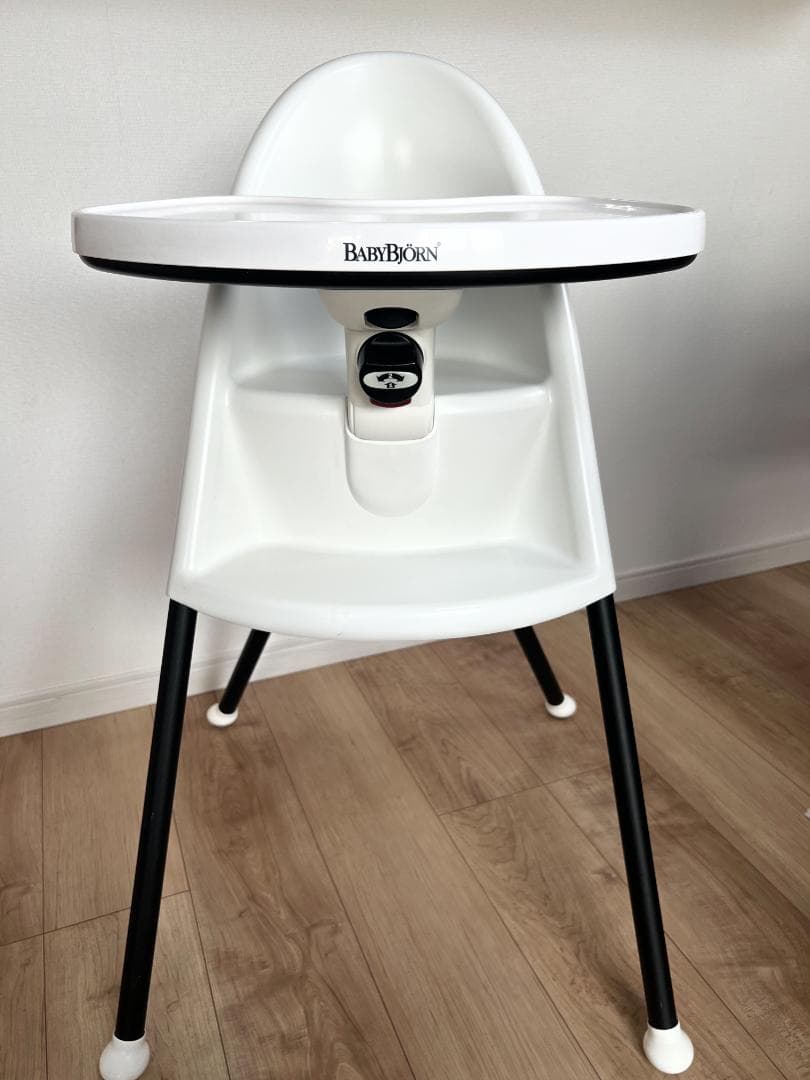 ベビービョルン ハイチェア　ホワイト　ハーネスなし