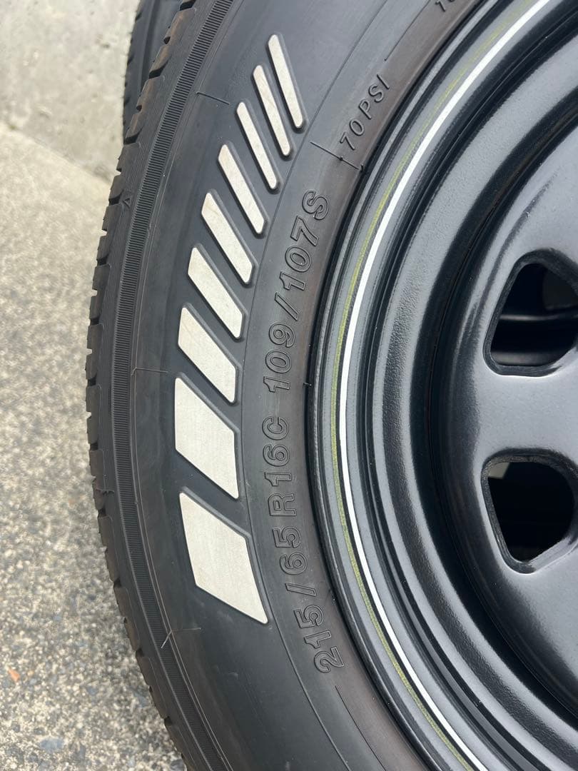 ヨコハマパラダ（ホワイトレター） 215/65R/60C