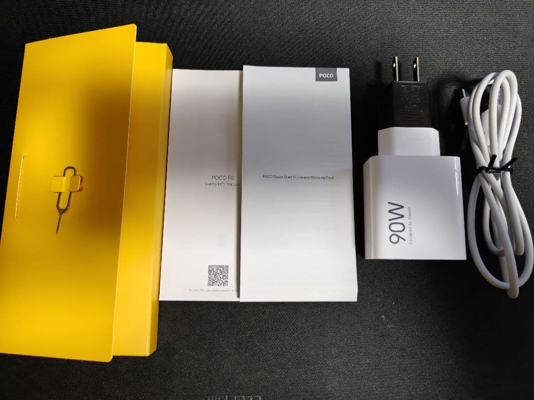 POCO F6 本体 8G.256GB ケース、フィルム付き　チタンカラー