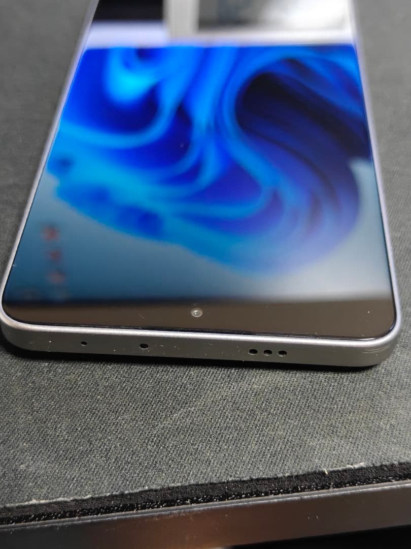 POCO F6 本体 8G.256GB ケース、フィルム付き　チタンカラー