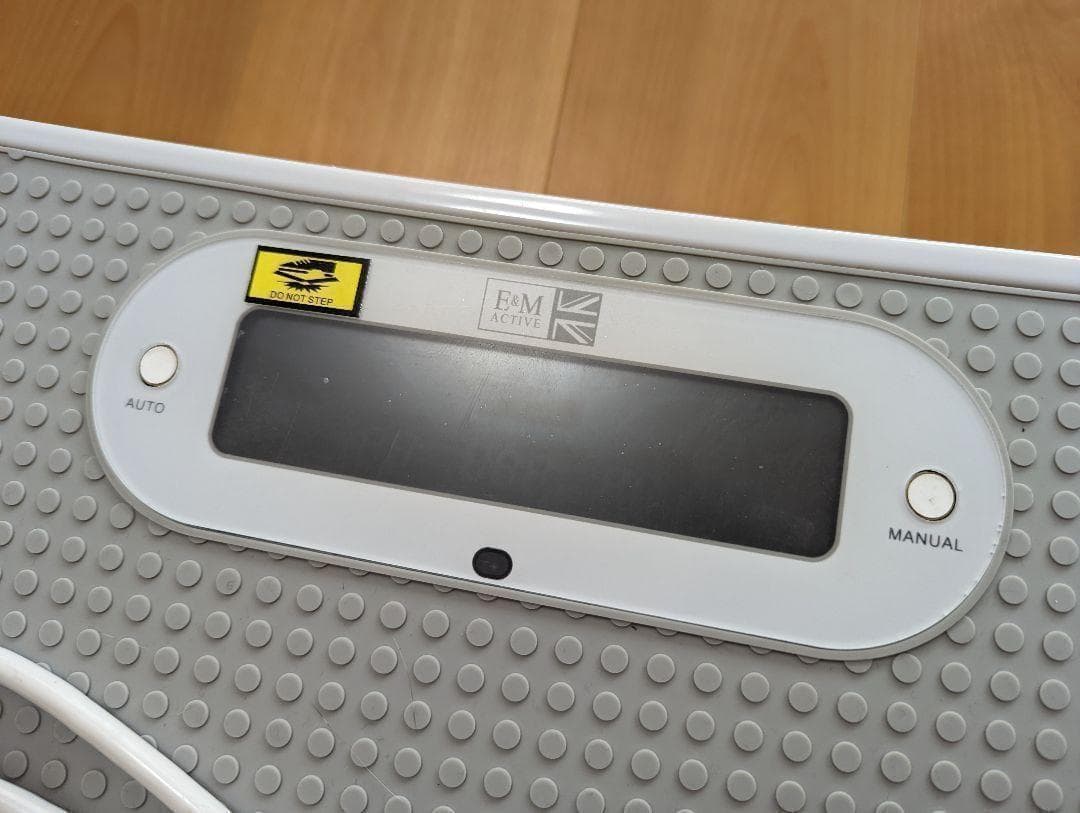 ダイエット運動不足に美品・定価8万 マックスバーン 白バランスボード ブルブル