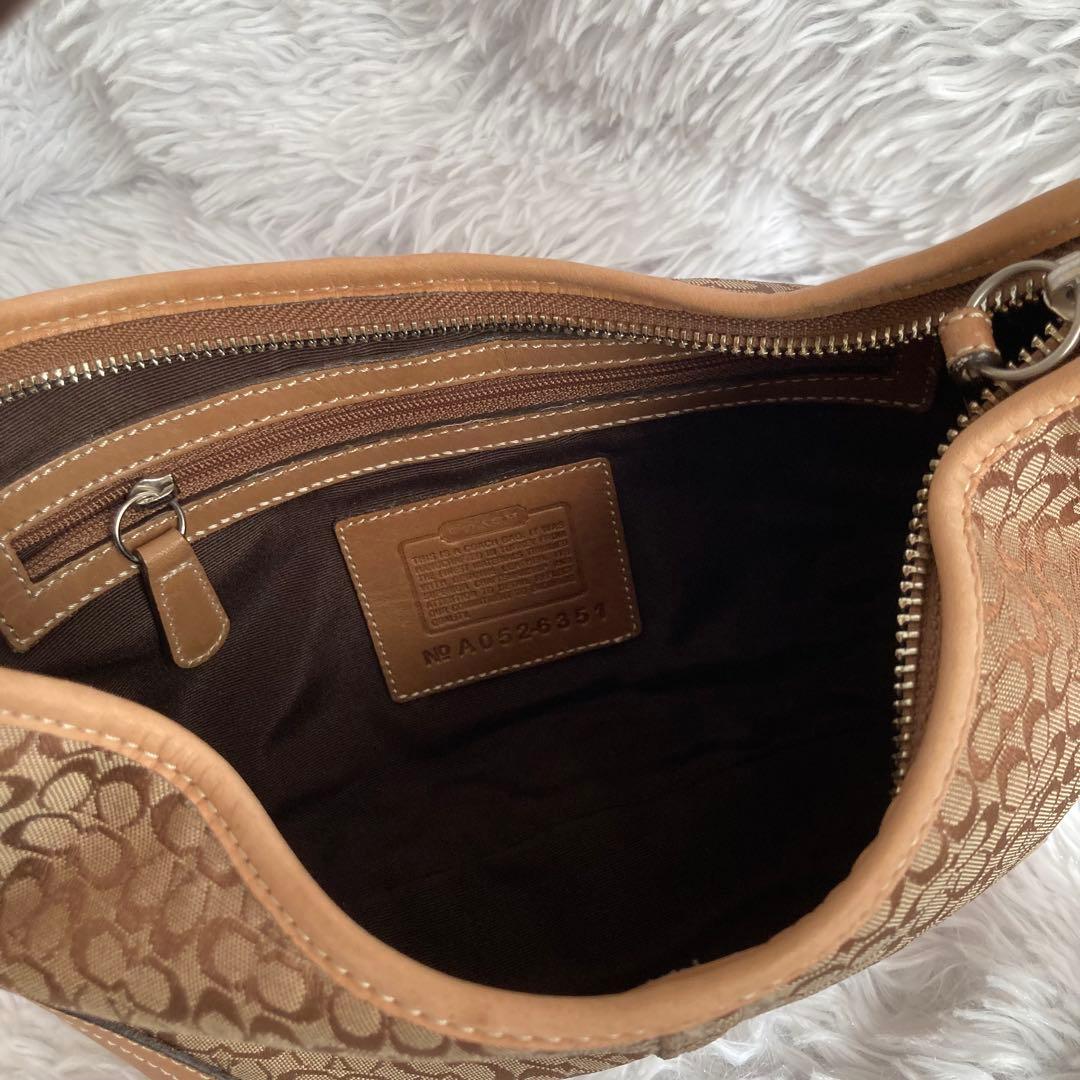 COACH コーチ ワンショルダー ハンドバッグ　ハーフムーン シグネチャー