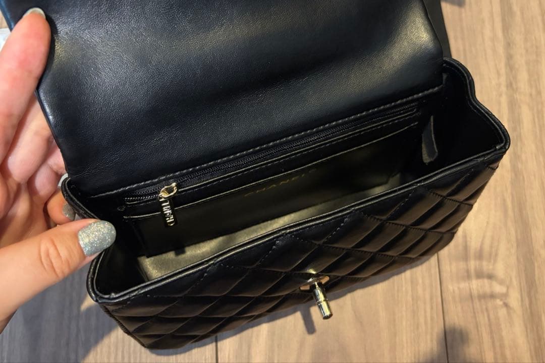 CHANEL ブラック キルティング ショルダーバッグ ノベルティー