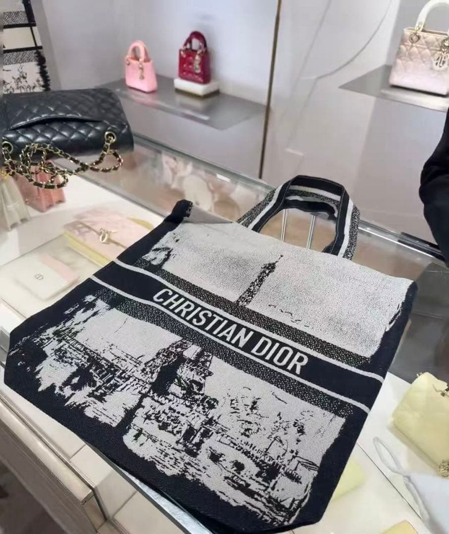 Mimiシャネル　CHANEL2025ホリデー限定オーナメント