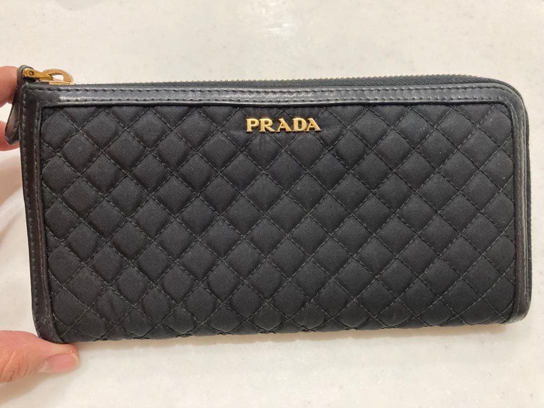 Prada プラダ長財布